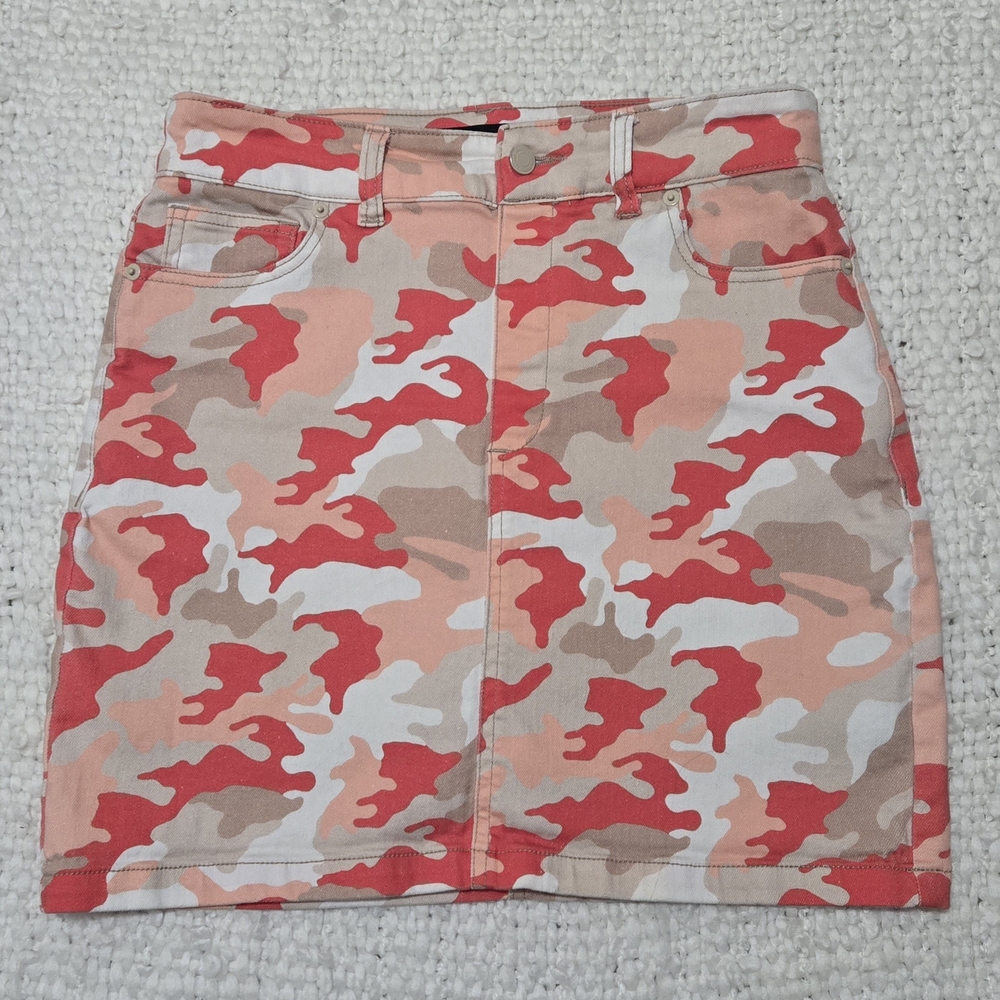 BOSTON PROPER Camouflage Print Skirt With Shorts Red Pink Tan White Size 6